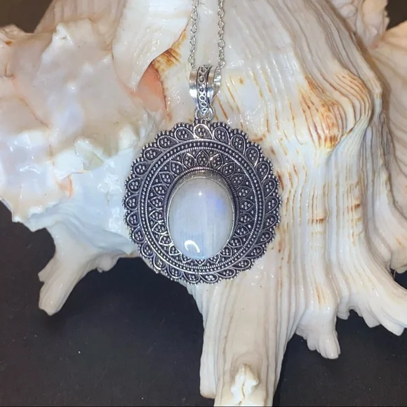 Moonstone Natural Gemstone Handcrafted vintage inspired Pendant - Picture 3 of 6